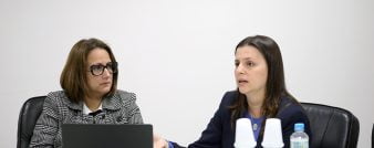 Leticia Ribeiro e Tricia Oliveira realizam seminário na redação da Folha de S. Paulo